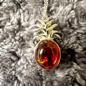 Vessel Silver 925 Amber pineapple charm with chain